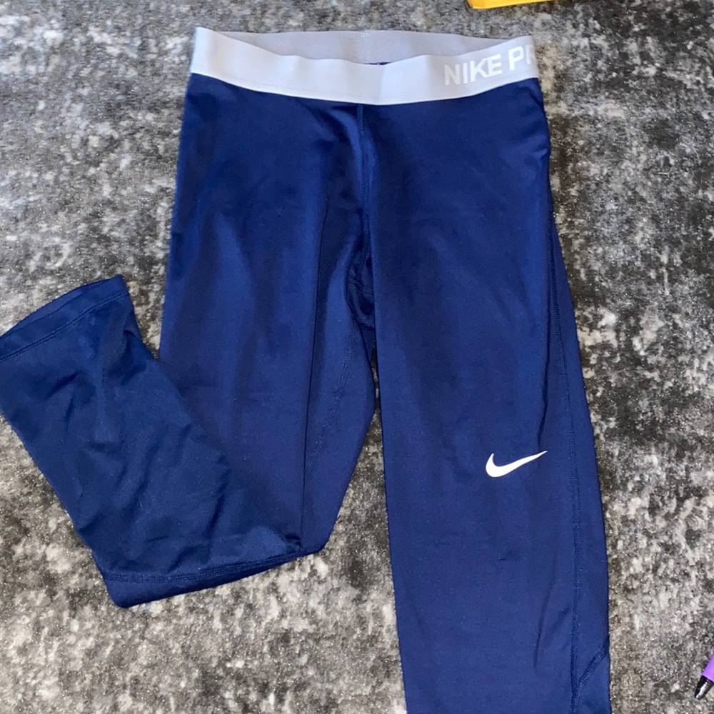 Nike pro cropped leggings